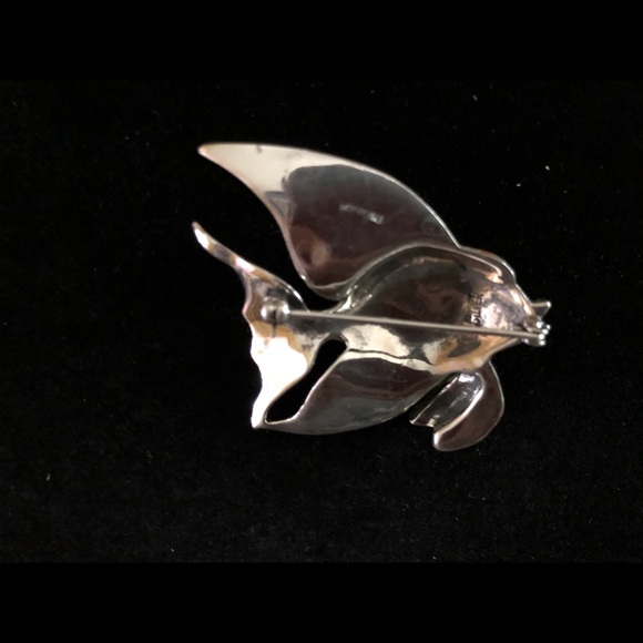 STERLING SILVER & HEMATITE FISH PIN - Picture 4 of 5